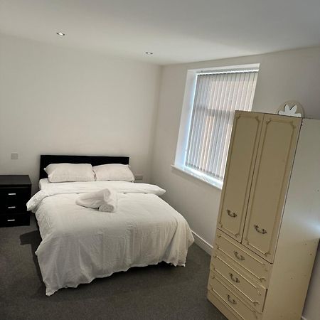 2 Bedroom Apartment In Doncaster City Centre Buitenkant foto