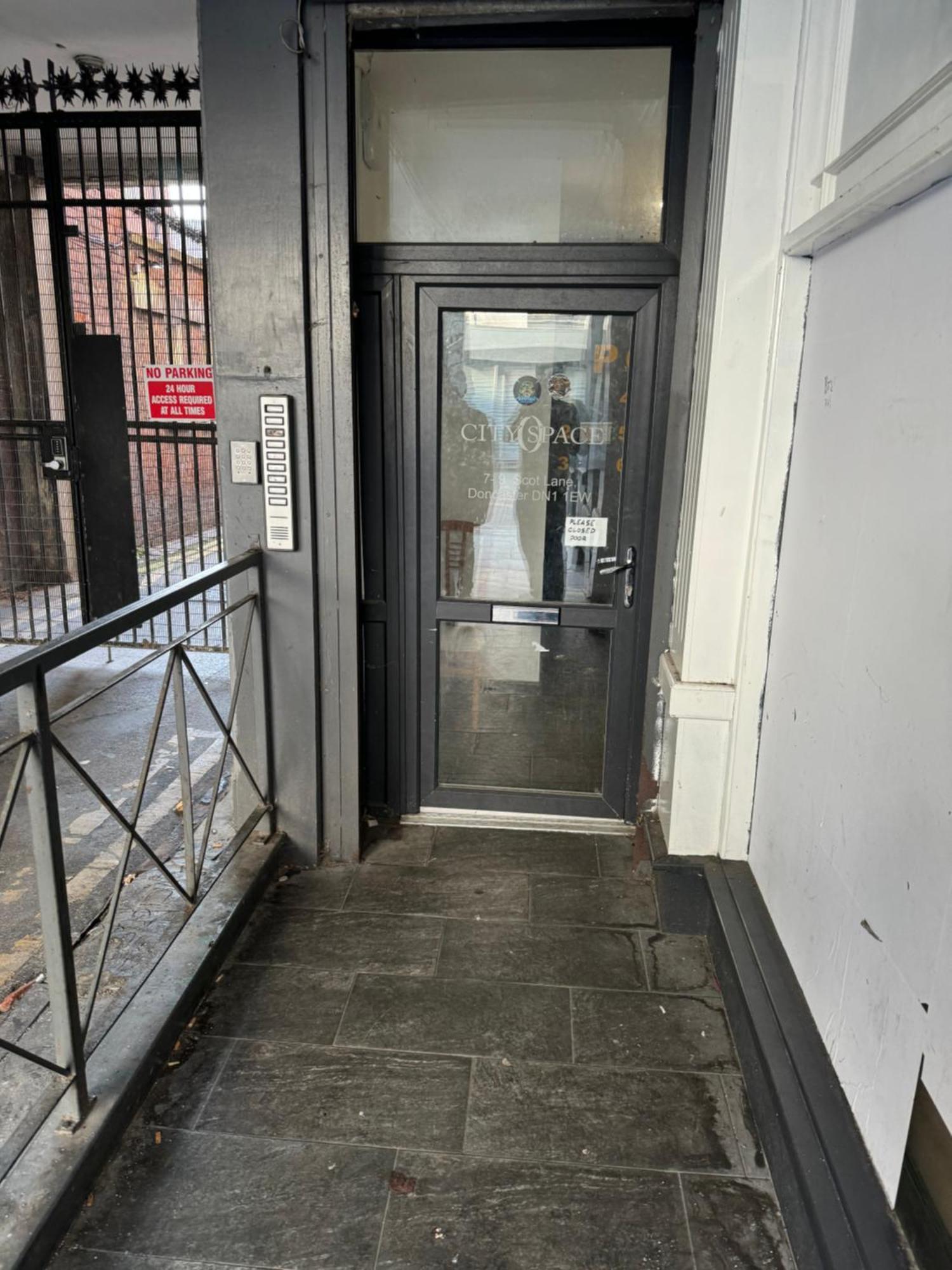 2 Bedroom Apartment In Doncaster City Centre Buitenkant foto