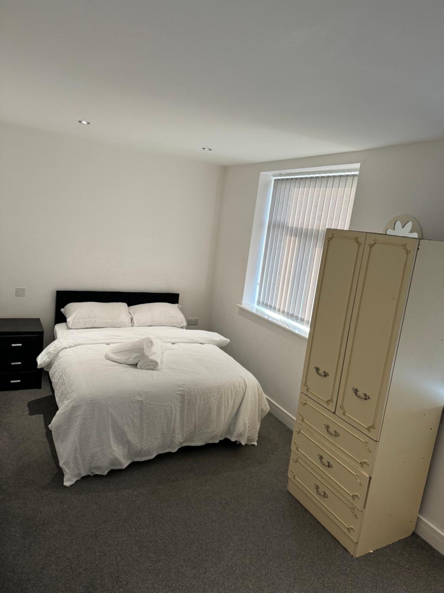2 Bedroom Apartment In Doncaster City Centre Buitenkant foto